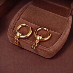 Alternative view of 18K gold electroplated consistent brass material earrings .JW01