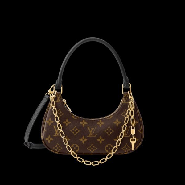 Catchy PM 100% genuine leather with removable gold-toned chain and key-shaped charm armpit bag .