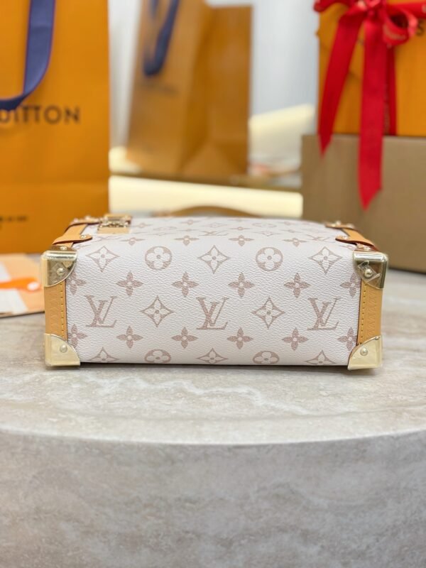 White Flower series SIDE TRUNK with Genuine Cowhide-leather trim Medium-sized Handbag . - Image 3