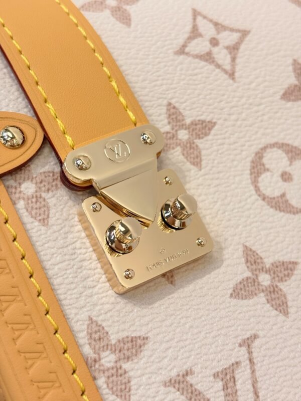 White Flower series SIDE TRUNK with Genuine Cowhide-leather trim Medium-sized Handbag . - Image 6