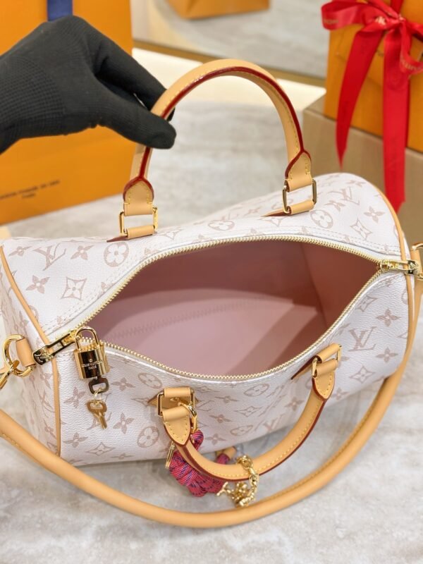 Speedy Soft 30 Lucky Handbag 100% leather trims with Gold-toned hardware - Image 5