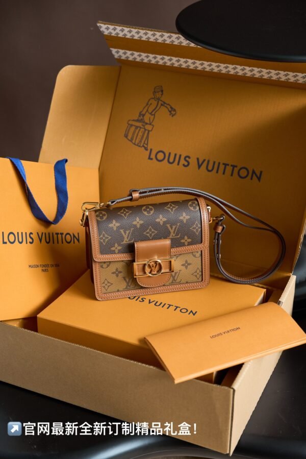 Mini Dauphine Handbag monogram Reverse canvas, trimmed with cowhide-leather. - Image 3