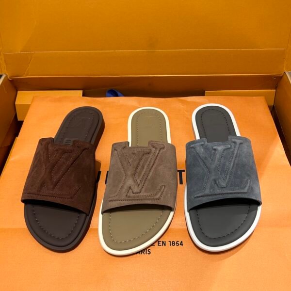 Open mould Portofino beach slippers made of imported soft grain cowhide print . - Image 8