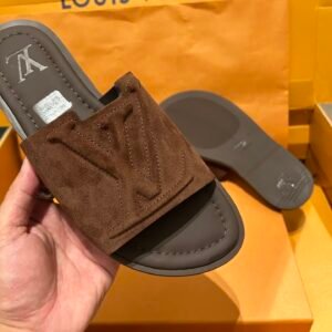 Alternative view of Open mould Portofino beach slippers made of imported soft grain cowhide print .