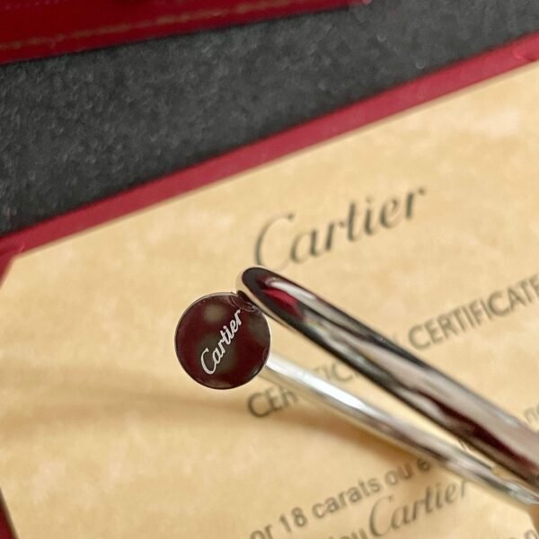High-Quality thick imported Seiko colour preservation 18k white gold 360 degree logo engraving. - Image 6