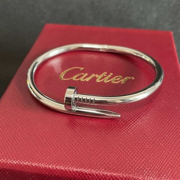 High-Quality thick imported Seiko colour preservation 18k white gold 360 degree logo engraving. - Image 8