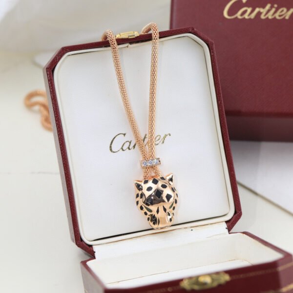 18k gold-plated Luxurious Leopard Head Collar Necklace with emerald leopard eyes. - Image 4
