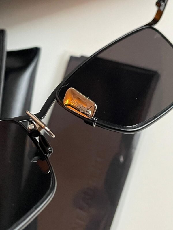 SL637 cat-eye Black sunglasses with grey tinted lenses. - Image 6