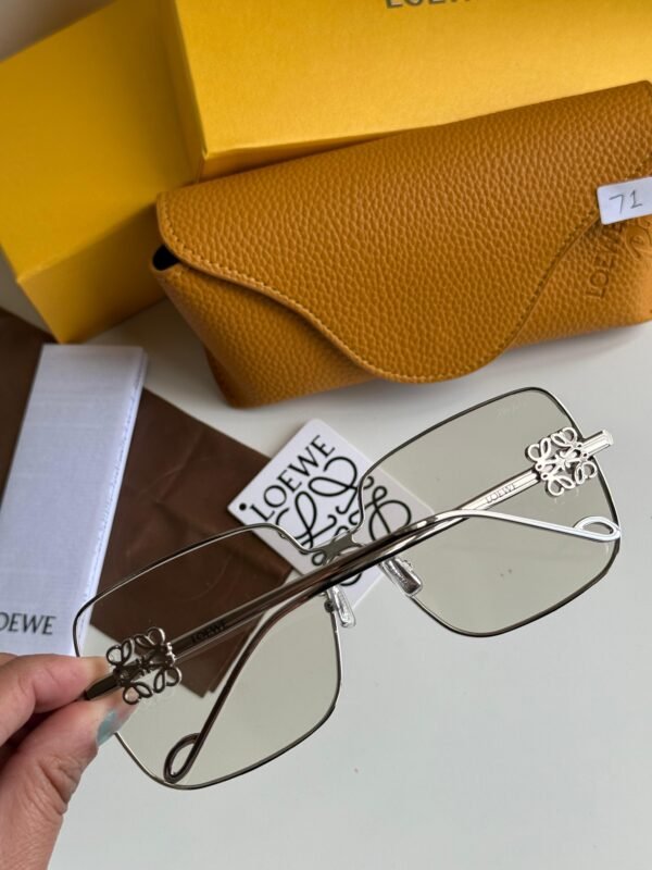 High-quality metal rimmed Silver frame, simple yet sophisticated rectangular glasses for women.