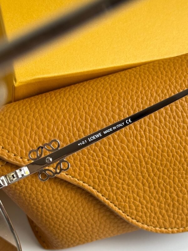 High-quality metal rimmed Silver frame, simple yet sophisticated rectangular glasses for women. - Image 10
