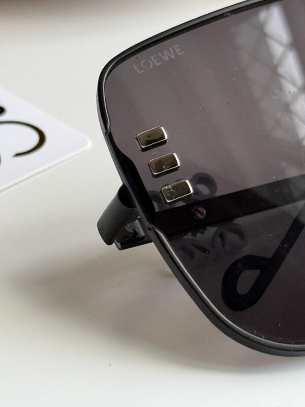 High-quality metal rimmed black frame, Black sophisticated rectangular sunglasses for women. - Image 5