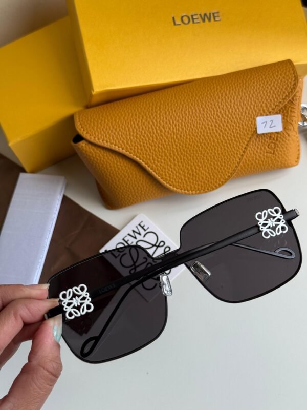 High-quality metal rimmed black frame, Black sophisticated rectangular sunglasses for women. - Image 6
