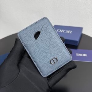 Saddle magnetic card holder Original embossed leather for MagSafe mobile phone case.