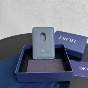 Alternative view of Saddle magnetic card holder Original embossed leather for MagSafe mobile phone case.