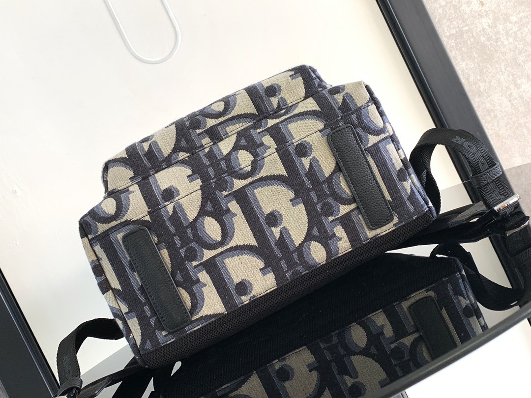 Classic college style "Rider" backpack embossed cowhide leather with printed effect. - Image 5