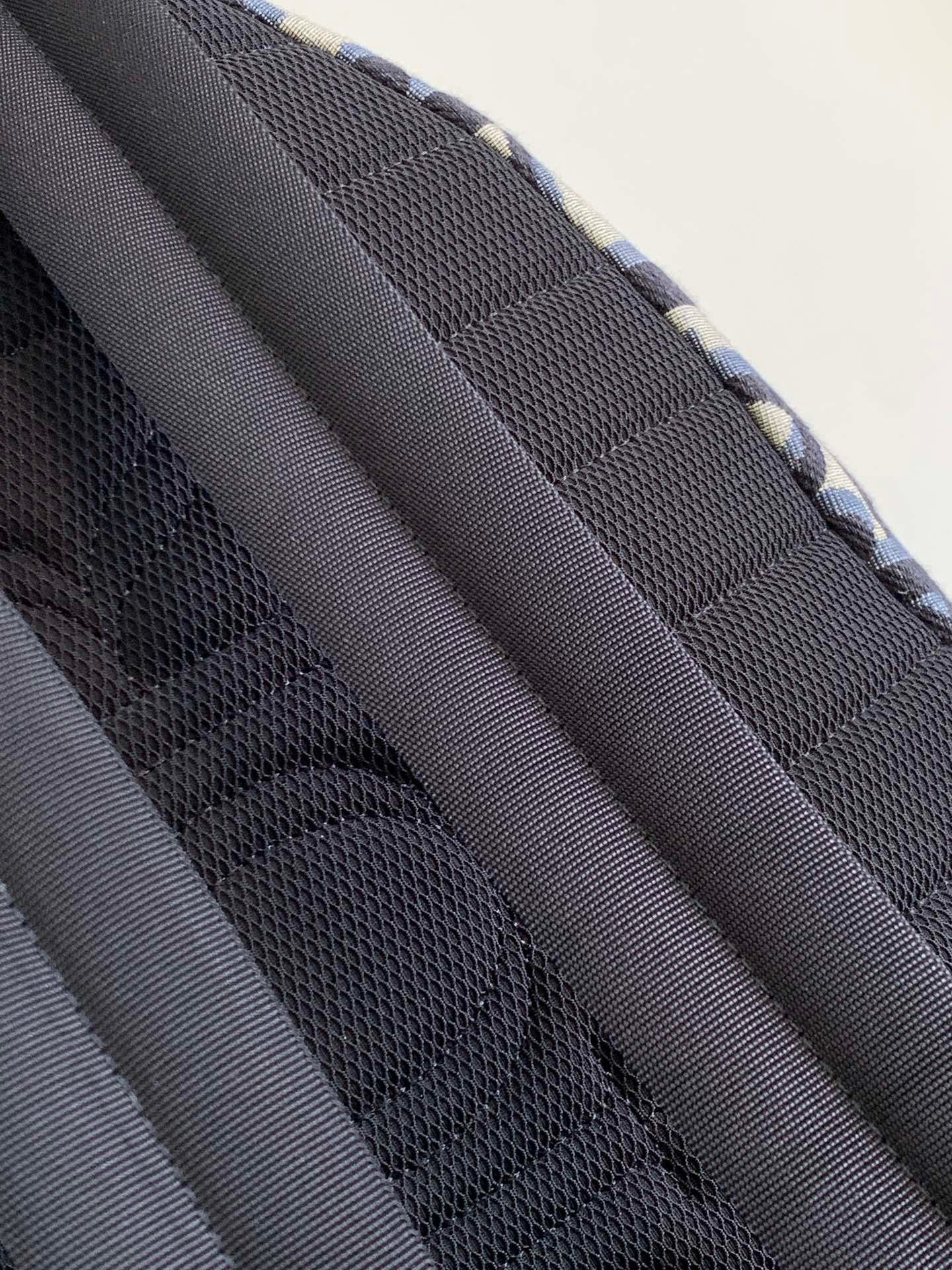 Classic college style "Rider" backpack embossed cowhide leather with printed effect. - Image 8