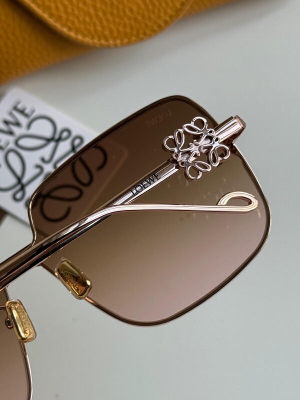 High-quality metal rimmed rose gold frame, Brown sophisticated rectangular sunglasses for women. - Image 3