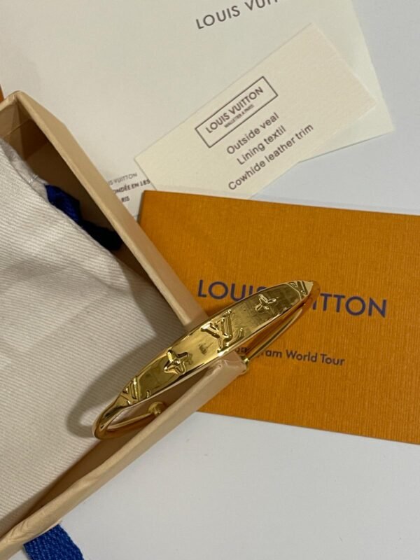 High quality 18K thick gold plated stainless steel material Women's Bracelet. - Image 4
