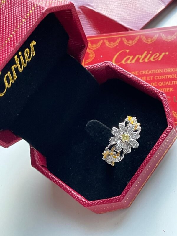 Sunflower Engagement Ring 925 silver with Lab grown Diamonds.