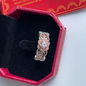 Flower shaped Engagement Ring, Rose gold and 925 silver with Lab grown Diamonds.