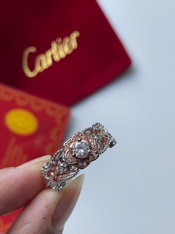 Flower shaped Engagement Ring, Rose gold and 925 silver with Lab grown Diamonds. - Image 2