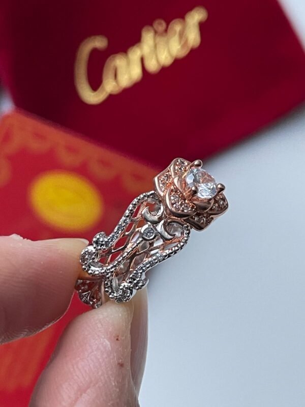 Flower shaped Engagement Ring, Rose gold and 925 silver with Lab grown Diamonds. - Image 3