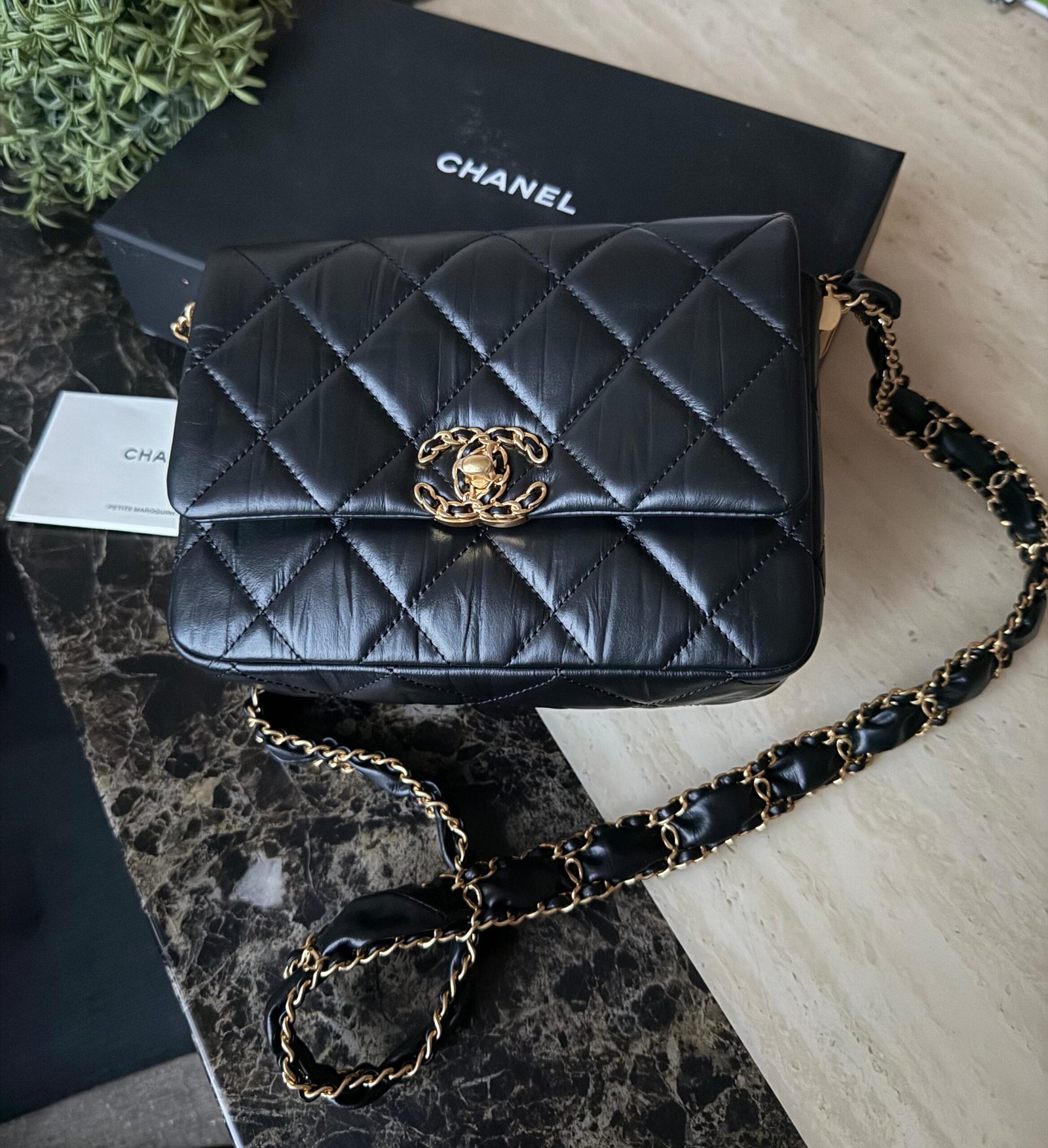 Genuine quality Black smooth grain lambskin leather, gold hardware shoulder Bag. - Image 3