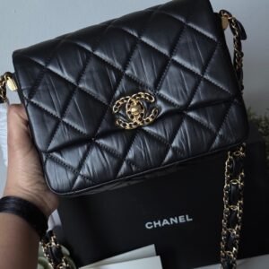 Alternative view of Genuine quality Black smooth grain lambskin leather, gold hardware shoulder Bag.