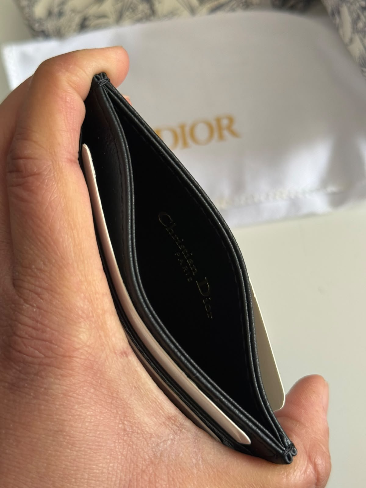 Caro Freesia card holder Crafted in black supple calfskin with Cannage stitching. - Image 7