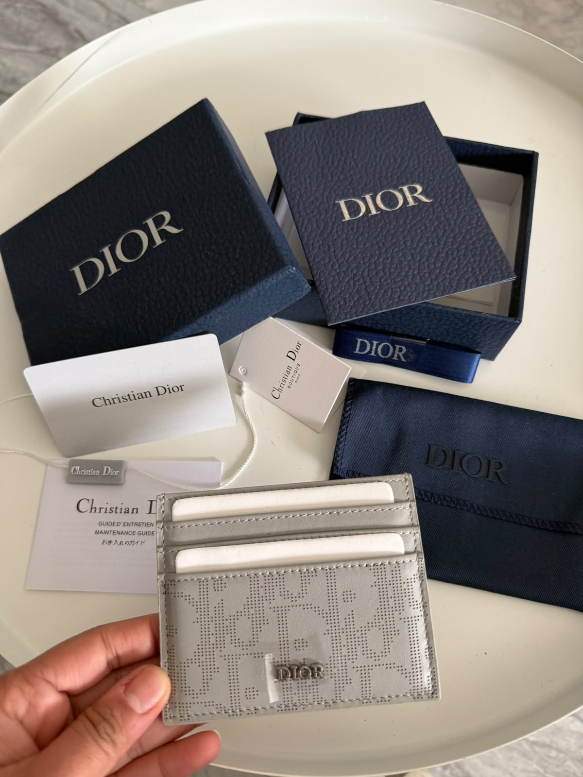 Oblique Jacquard (6 Slot) Card Holder Gray grained calfskin. - Image 4