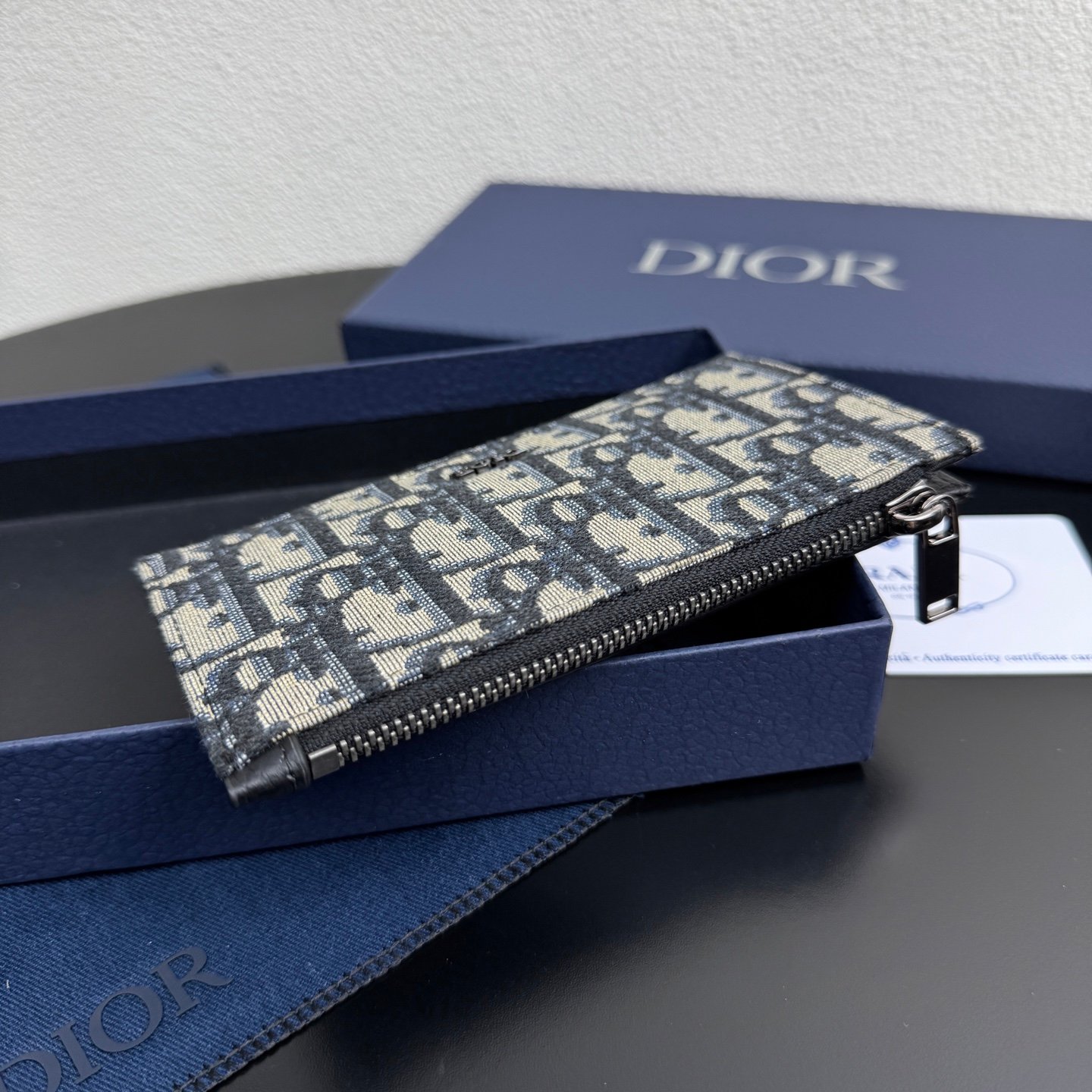 Zipper card holder made of beige and black Oblique printed fabrics and cowhide, 4 card slots. - Image 7