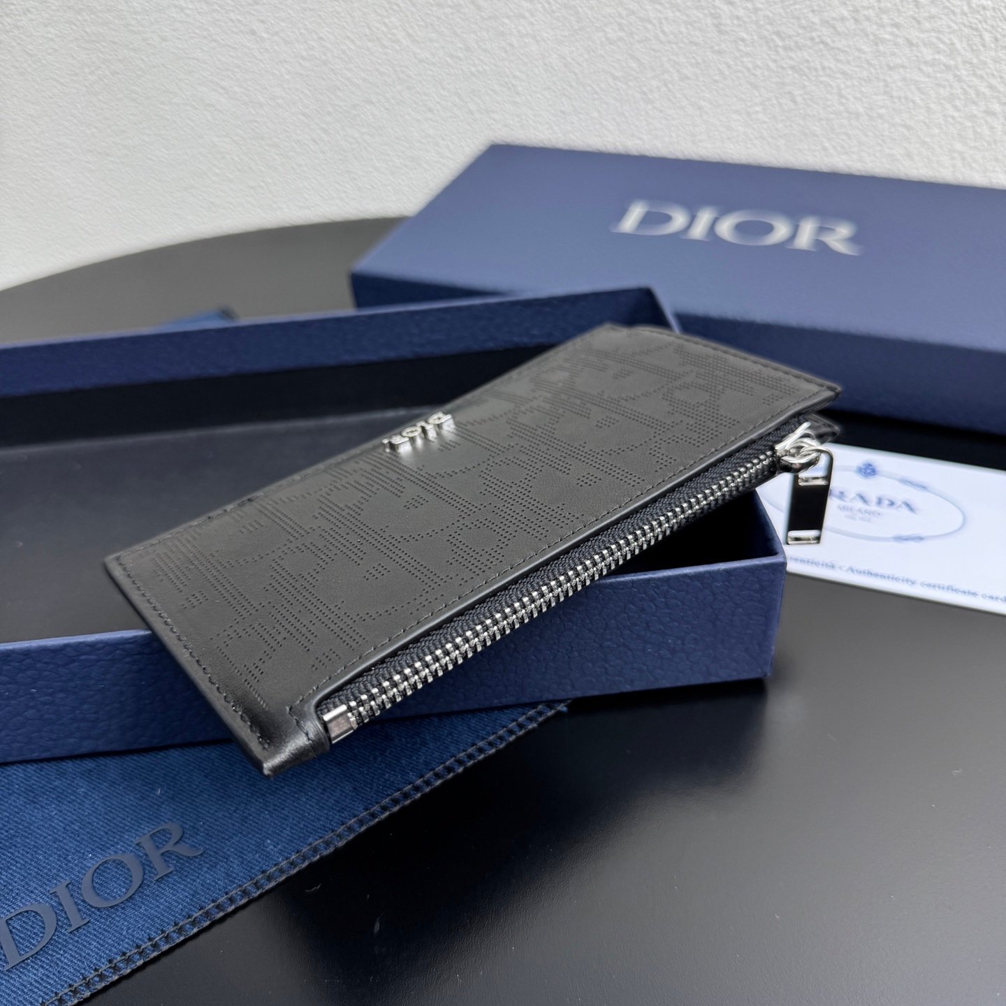 Zipper card holder made of black Gravity printed fabrics and cowhide, 4 card slots. - Image 7