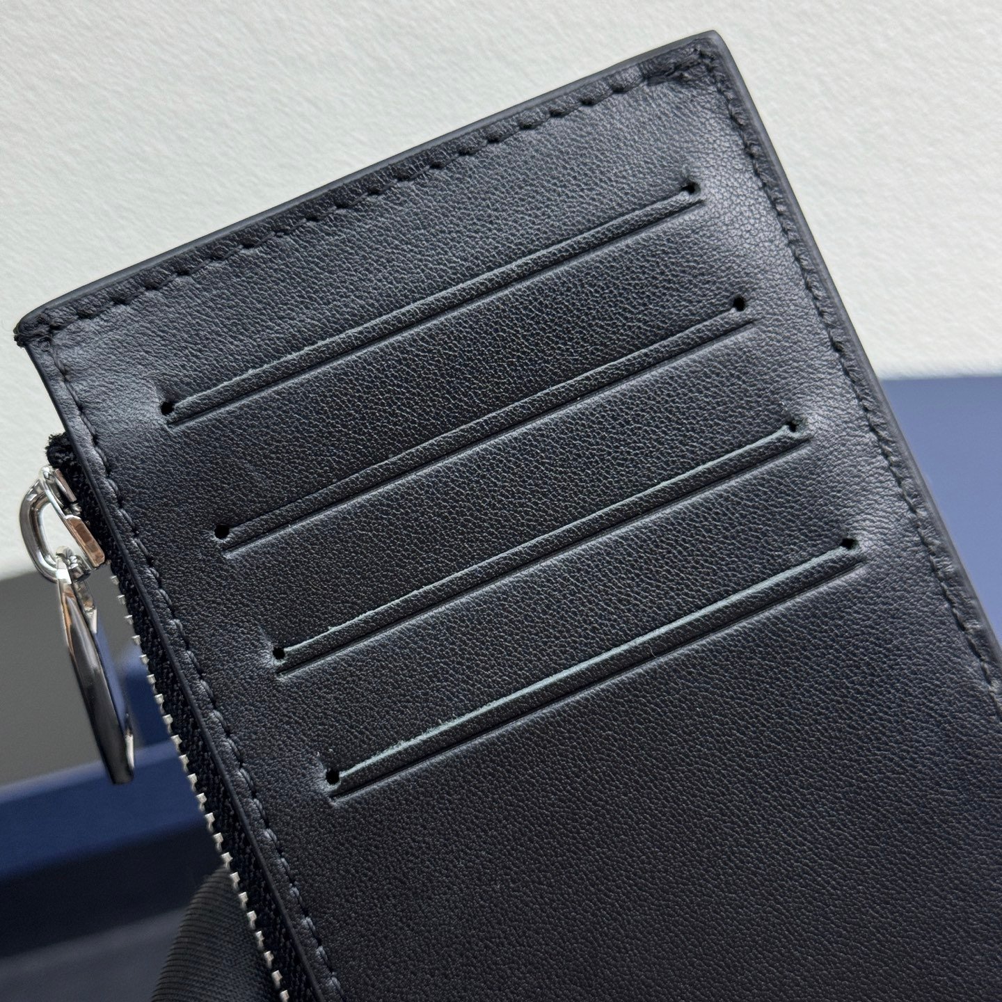 Zipper card holder made of black Gravity printed fabrics and cowhide, 4 card slots. - Image 4