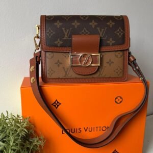 High quality leather Dauphine MM Classic brown Monogram canvas shoulder bag.