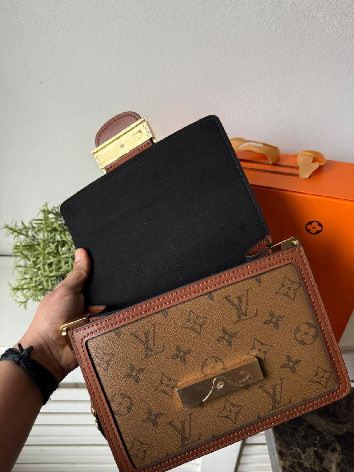 High quality leather Dauphine MM Classic brown Monogram canvas shoulder bag. - Image 14