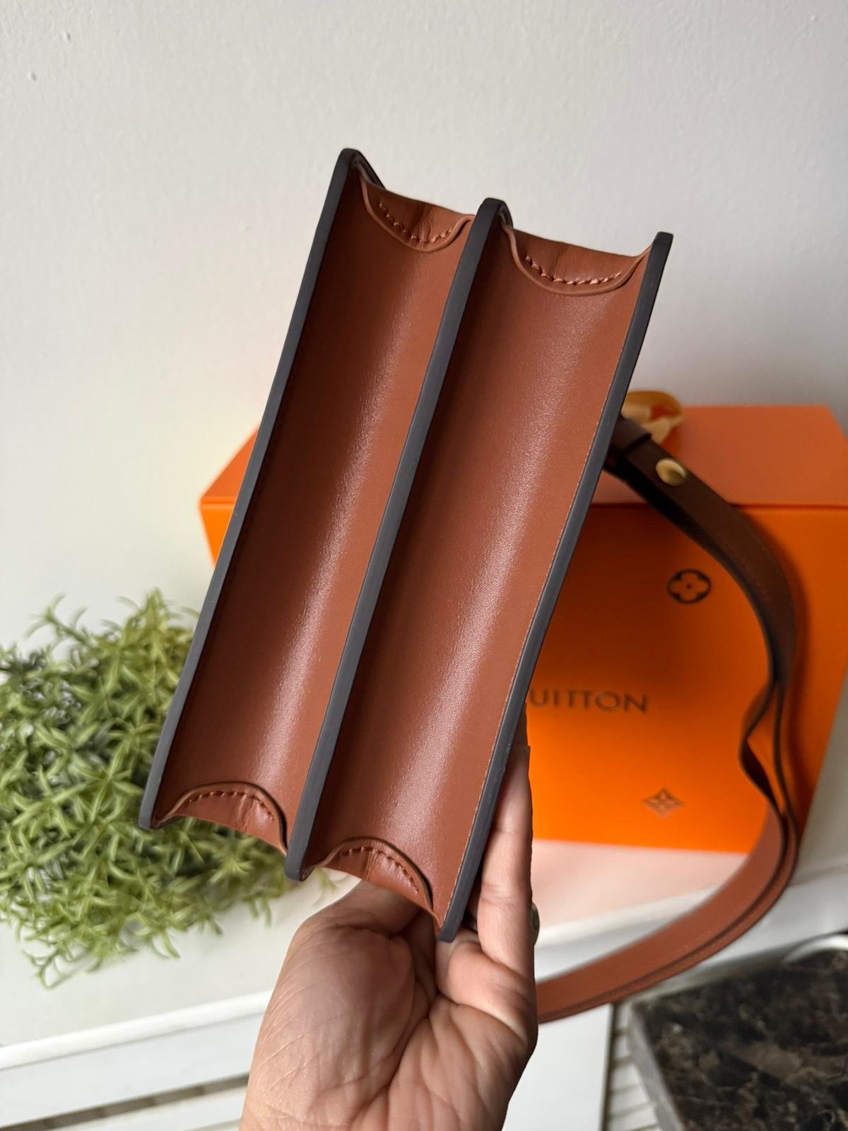 High quality leather Dauphine MM Classic brown Monogram canvas shoulder bag. - Image 11