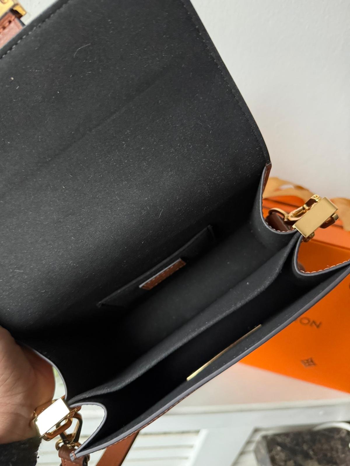 High quality leather Dauphine MM Classic brown Monogram canvas shoulder bag. - Image 17