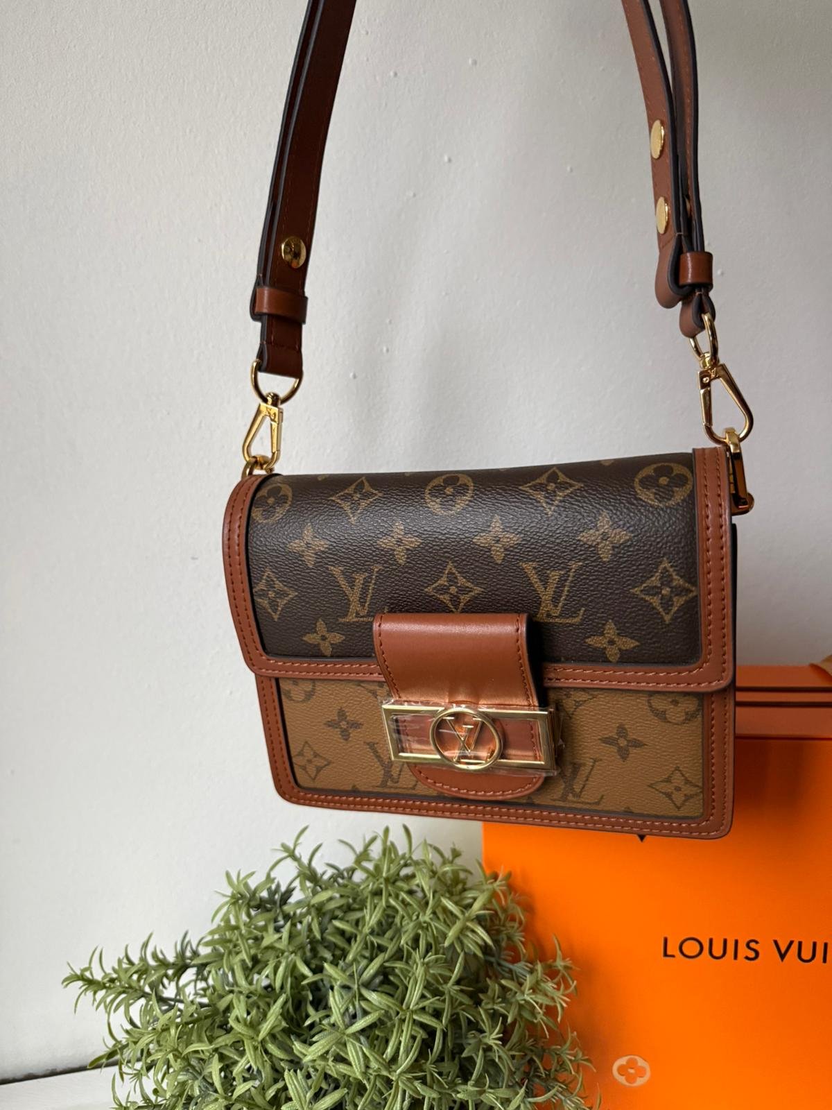 High quality leather Dauphine MM Classic brown Monogram canvas shoulder bag. - Image 8