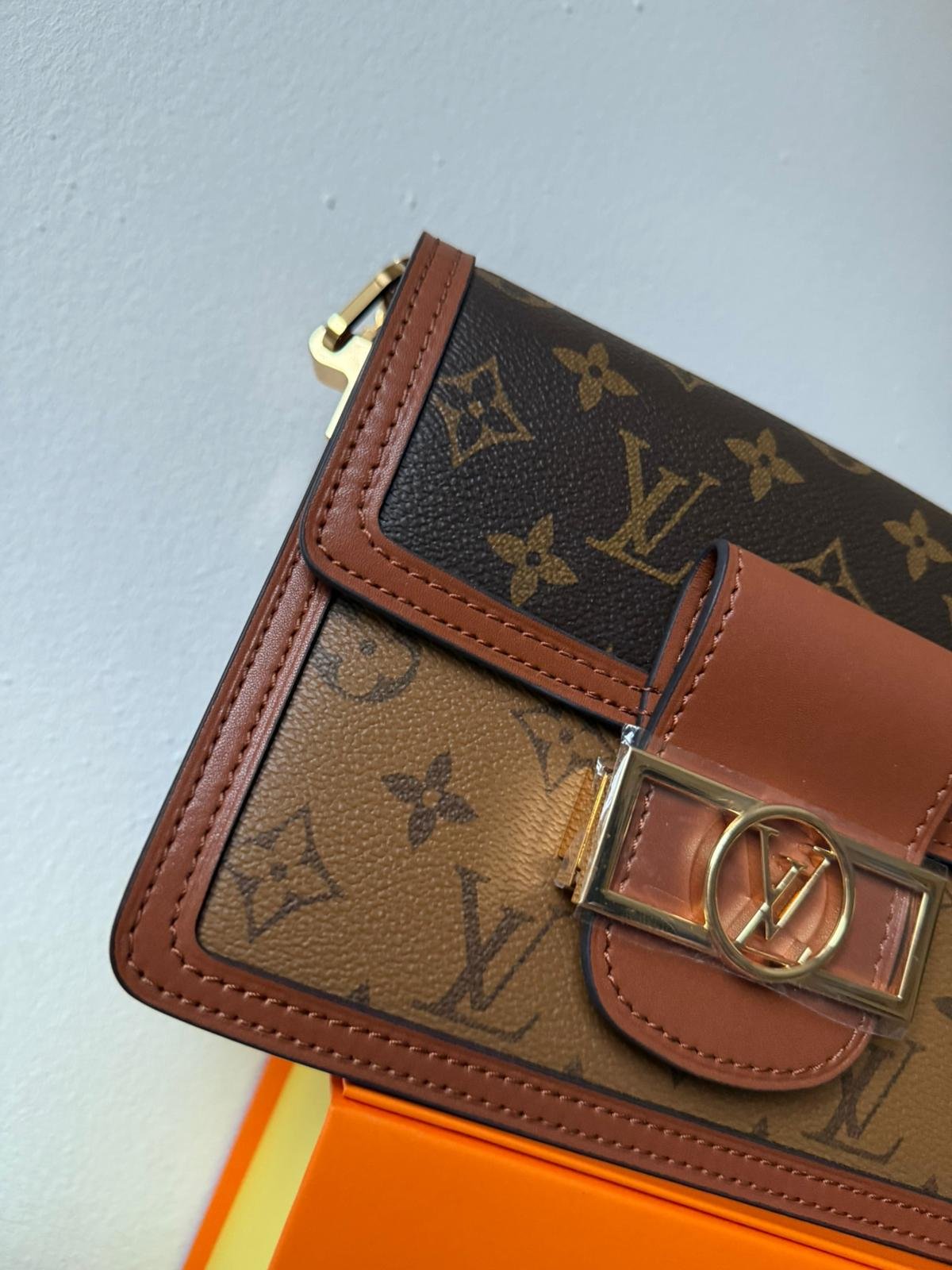 High quality leather Dauphine MM Classic brown Monogram canvas shoulder bag. - Image 9