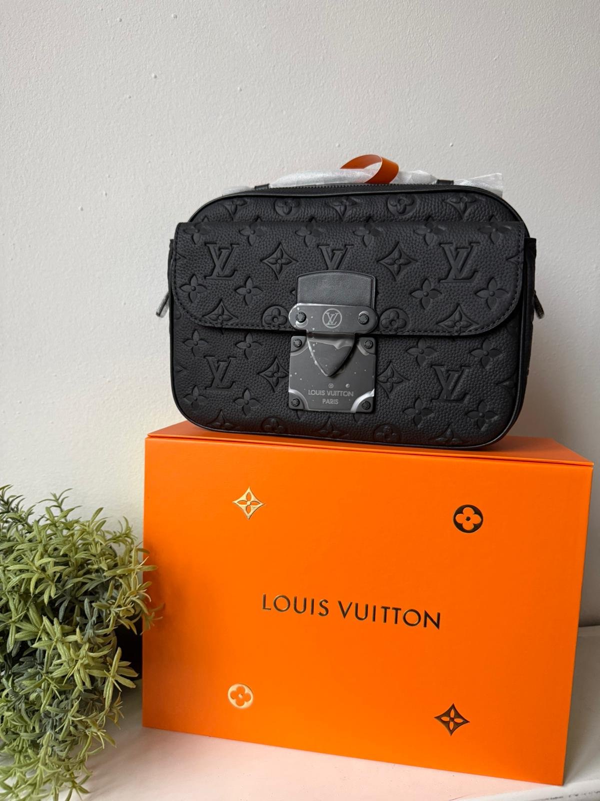 S Lock Messenger crafted in supple black Taurillon leather and embossed with Monogram pattern. - Image 13