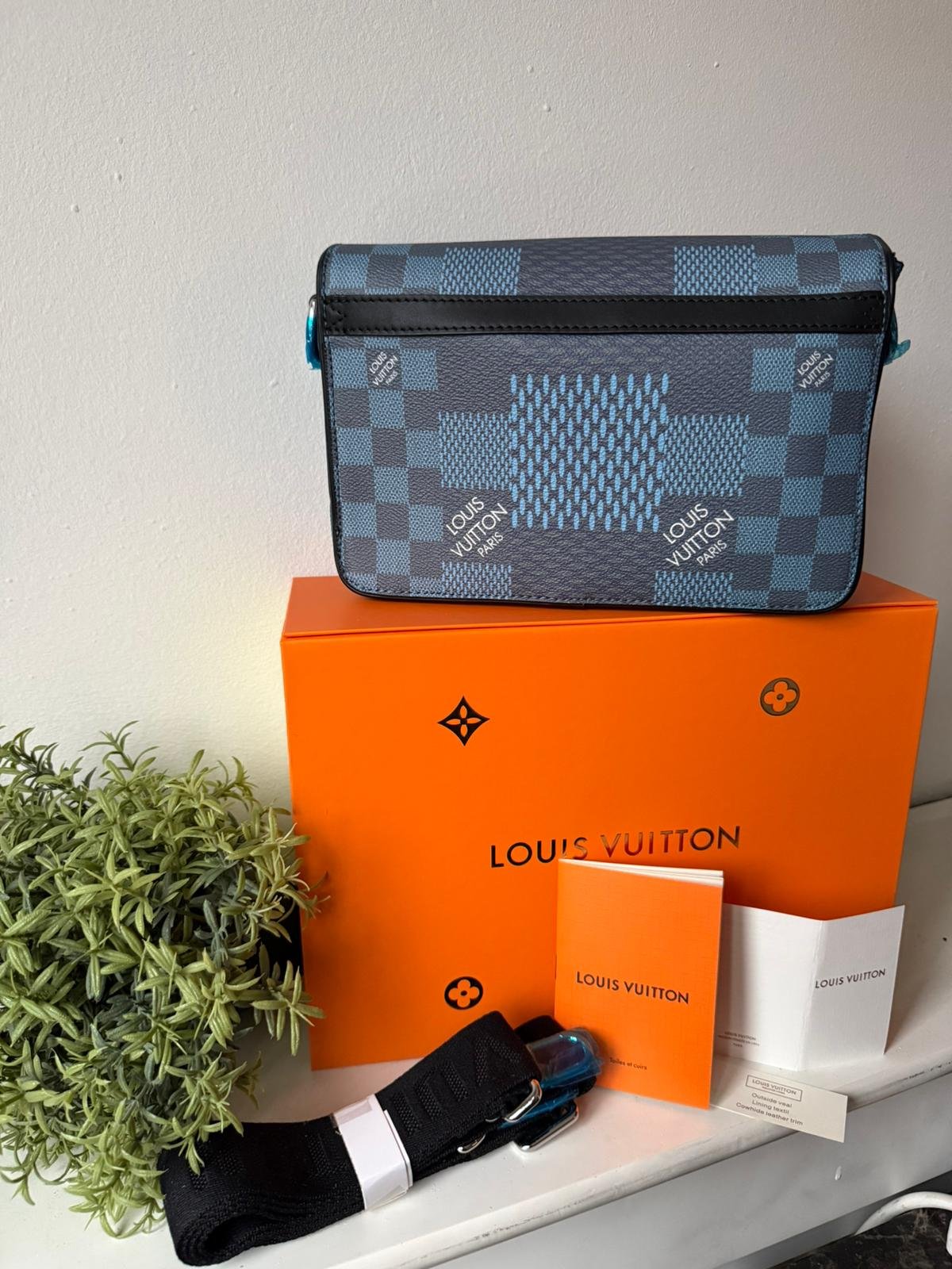 Blue Shoulder And Crossbody Bag in Damier Graphite 3D canvas with checkerboard pattern. - Image 2