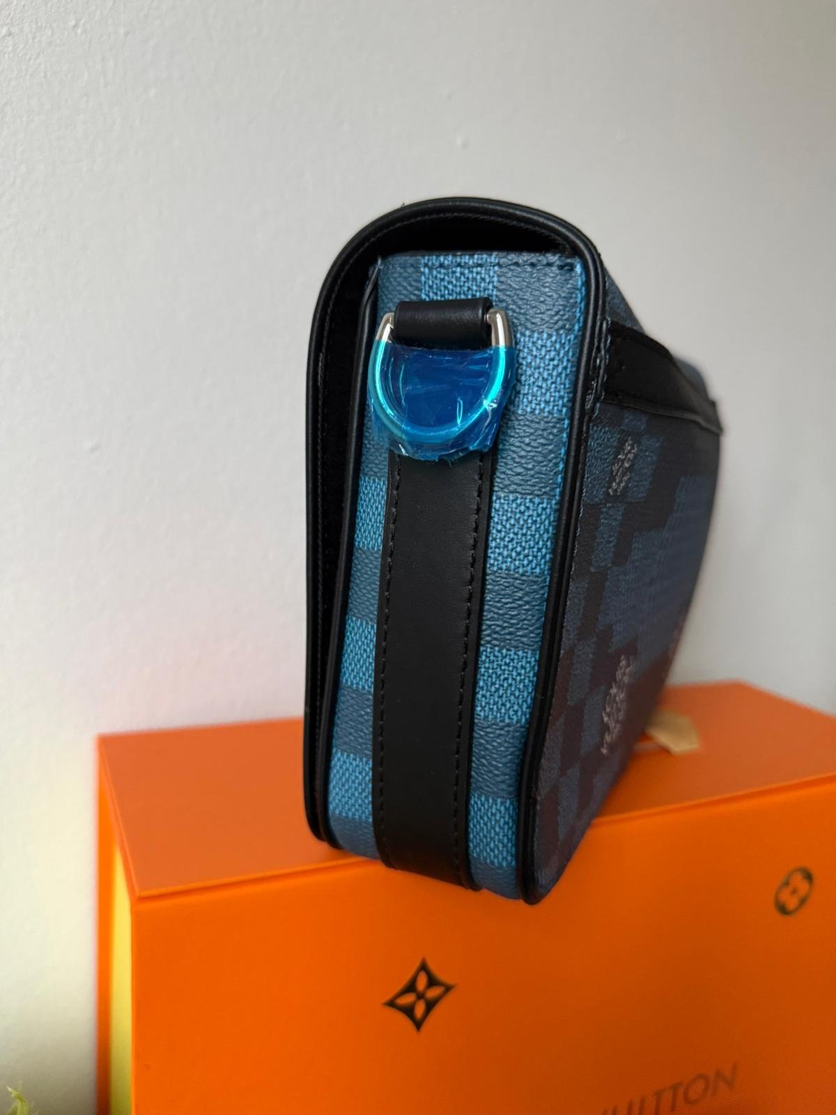 Blue Shoulder And Crossbody Bag in Damier Graphite 3D canvas with checkerboard pattern. - Image 5