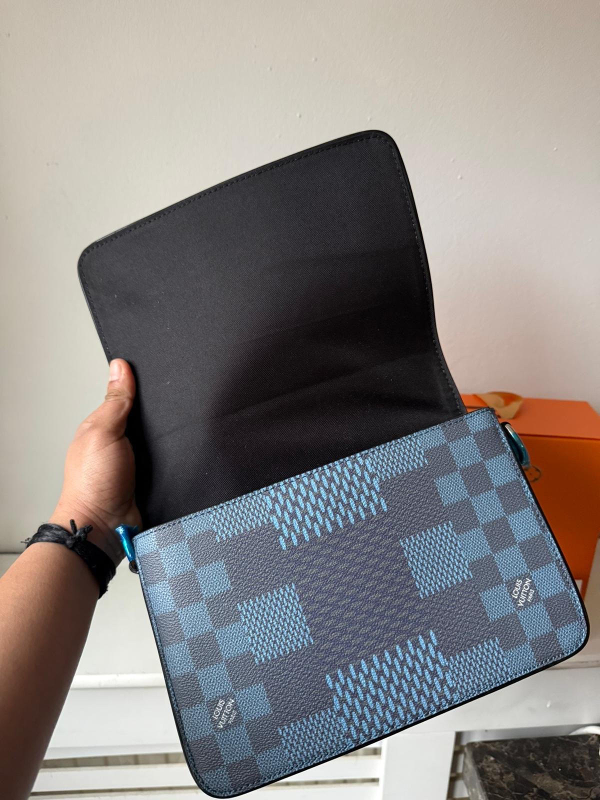 Blue Shoulder And Crossbody Bag in Damier Graphite 3D canvas with checkerboard pattern. - Image 7