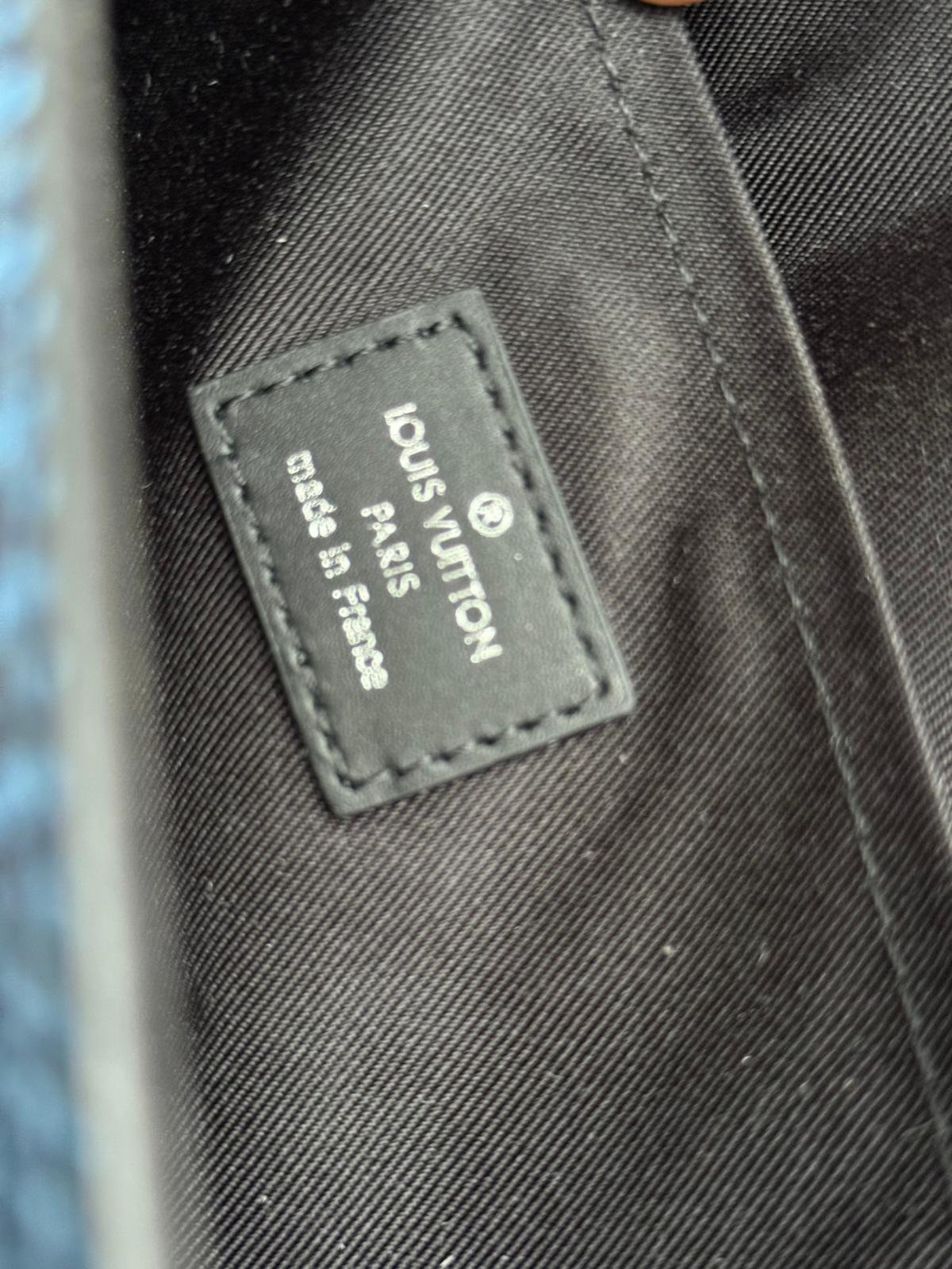 Blue Shoulder And Crossbody Bag in Damier Graphite 3D canvas with checkerboard pattern. - Image 10