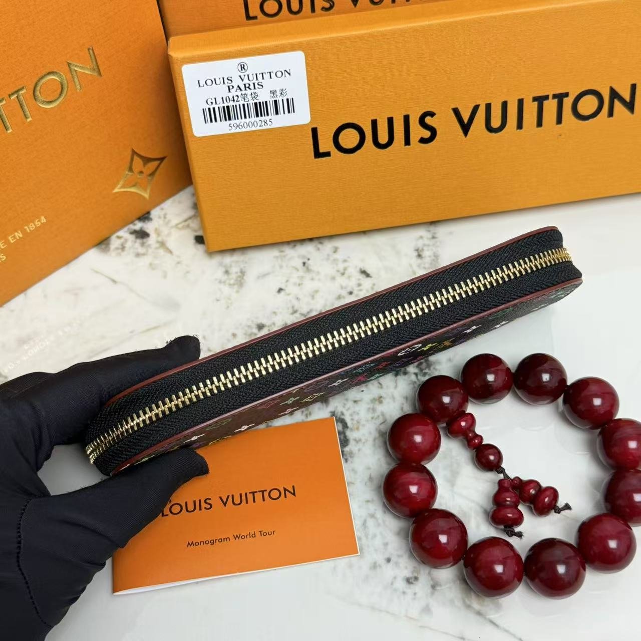 Black/Pink ELIZABETH pencil bag ,Multi-colour Iconic design and elegant appearance made of genuine leather. - Image 3