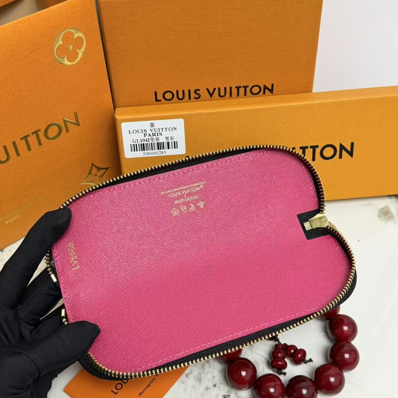 Black/Pink ELIZABETH pencil bag ,Multi-colour Iconic design and elegant appearance made of genuine leather. - Image 2