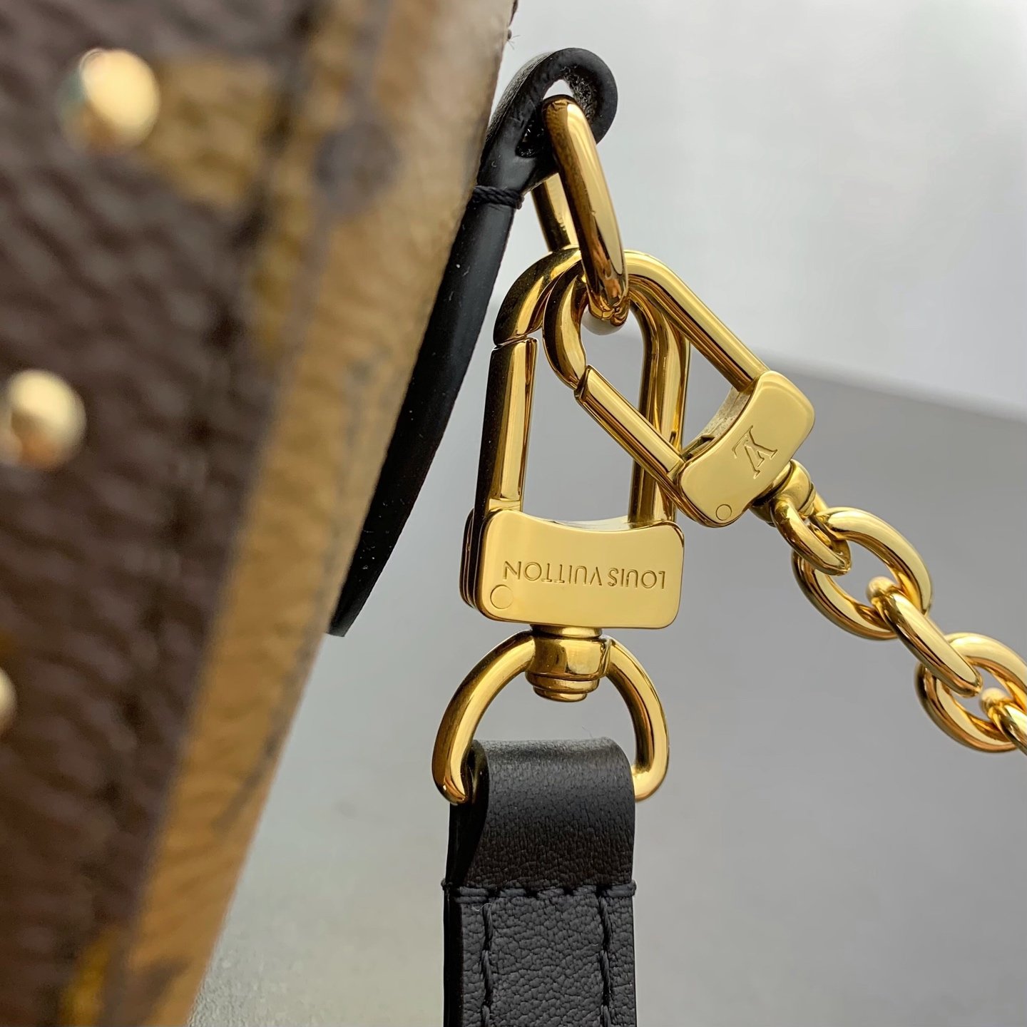 Speedy trunk handbag Monogram Canvas with Monogram Reverse trim. - Image 6