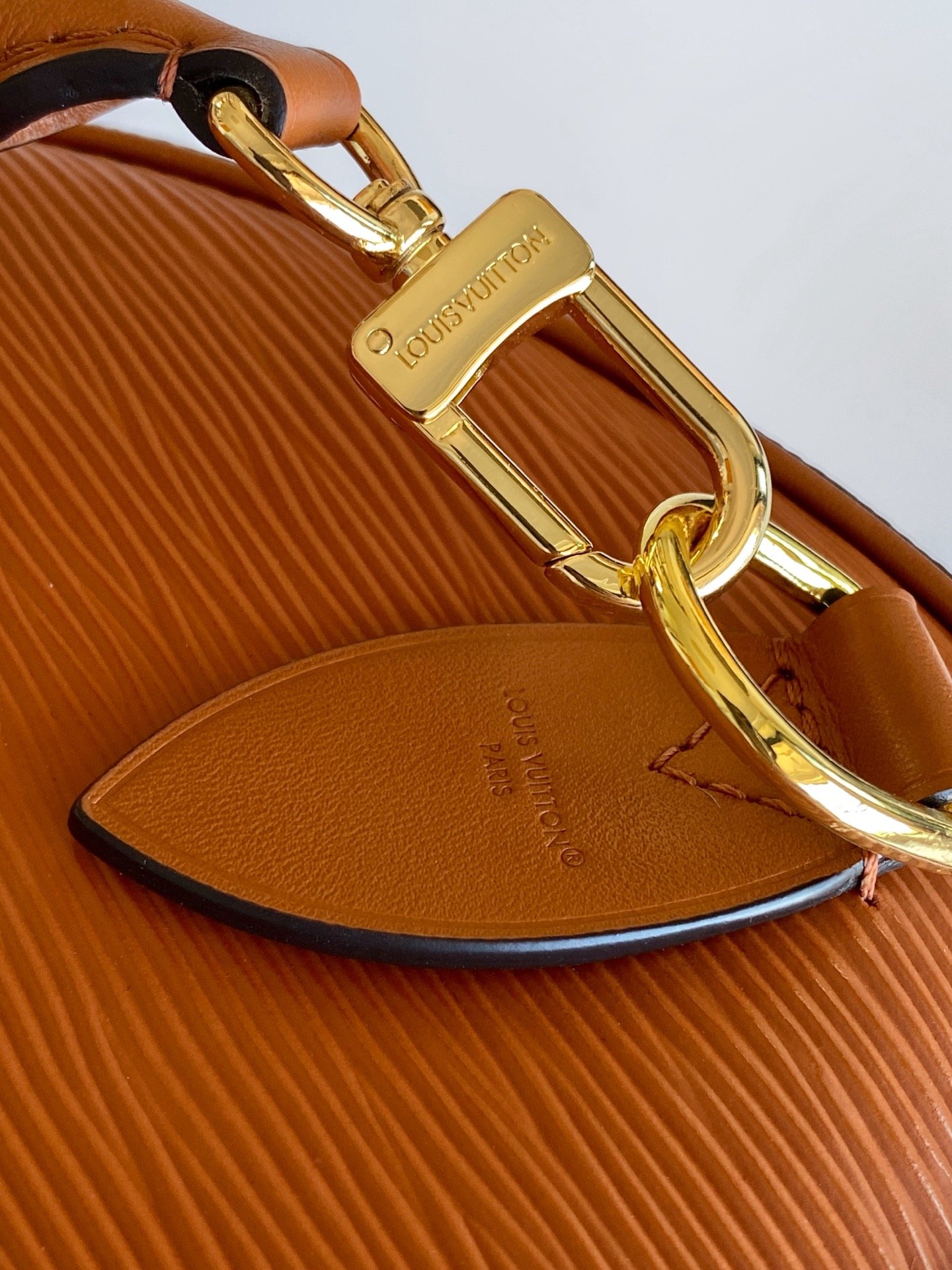 Tan brown Speedy 30 Basic and elegant travel bag made of cowhide leather. - Image 8