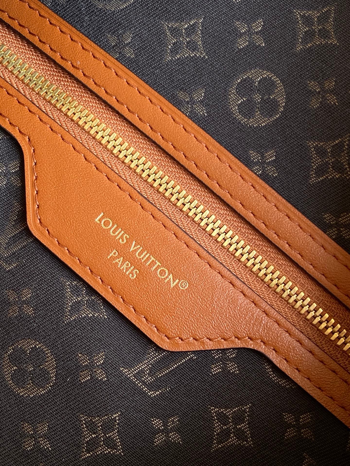 Tan brown Speedy 30 Basic and elegant travel bag made of cowhide leather. - Image 7