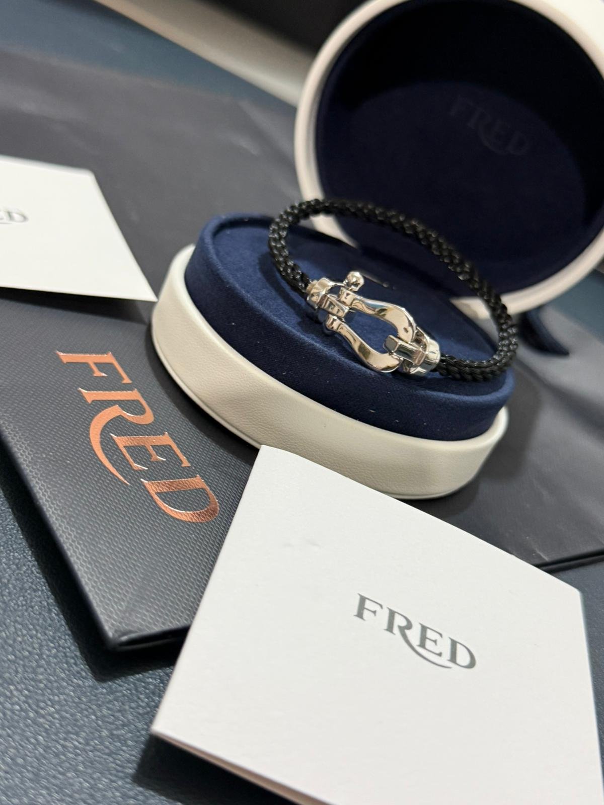 Force-10 Woven steel sailing cable with a stainless steel buckle.